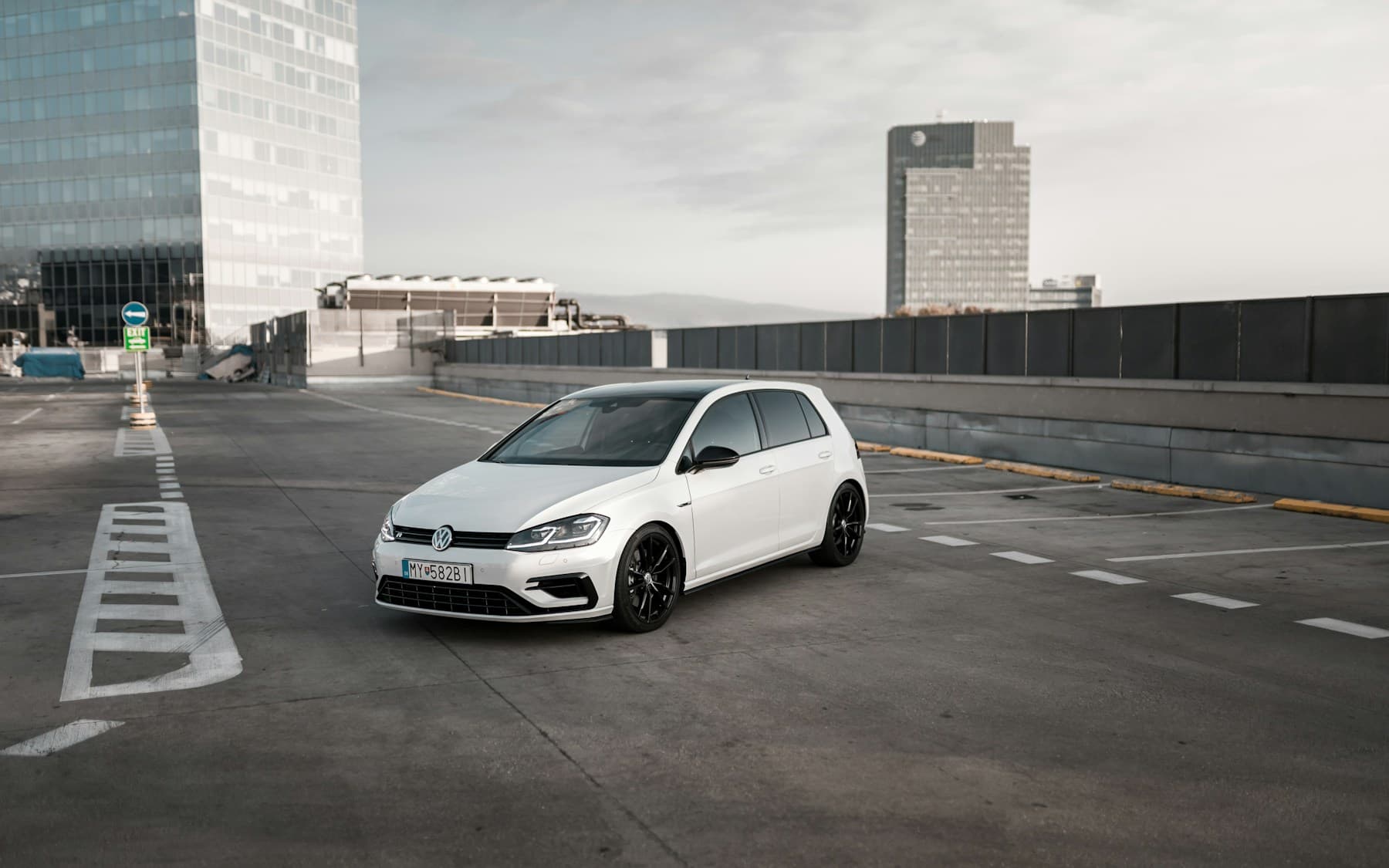 Volkswagen Golf blanco publicado para permutar
